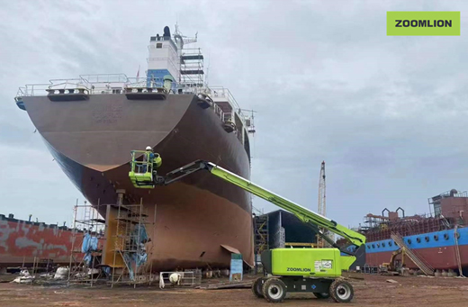 ZA24J Working at a Shipyard in Indonesia